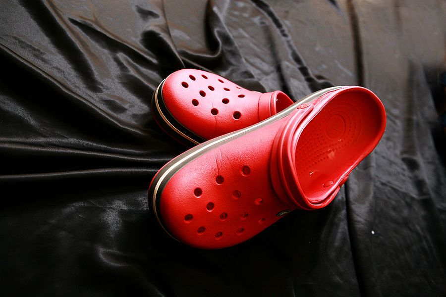 продам крутые классные оригинальные сандалии сабо Crocband Clog Crocs