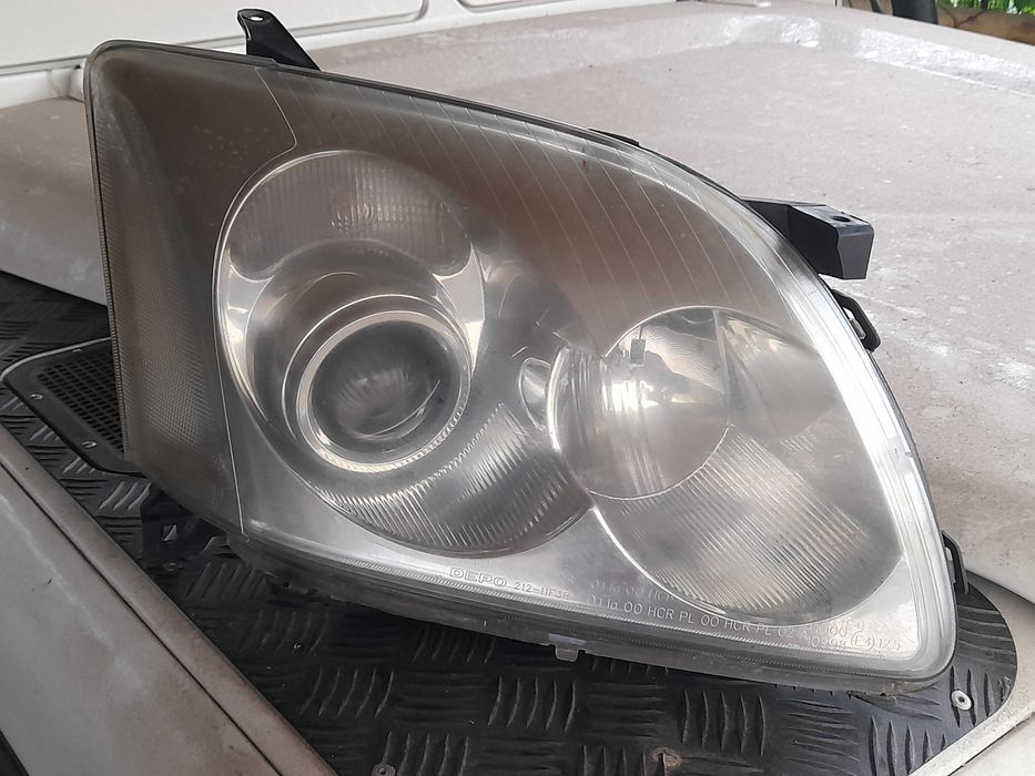 Óptica Toyota Avensis T25 H7