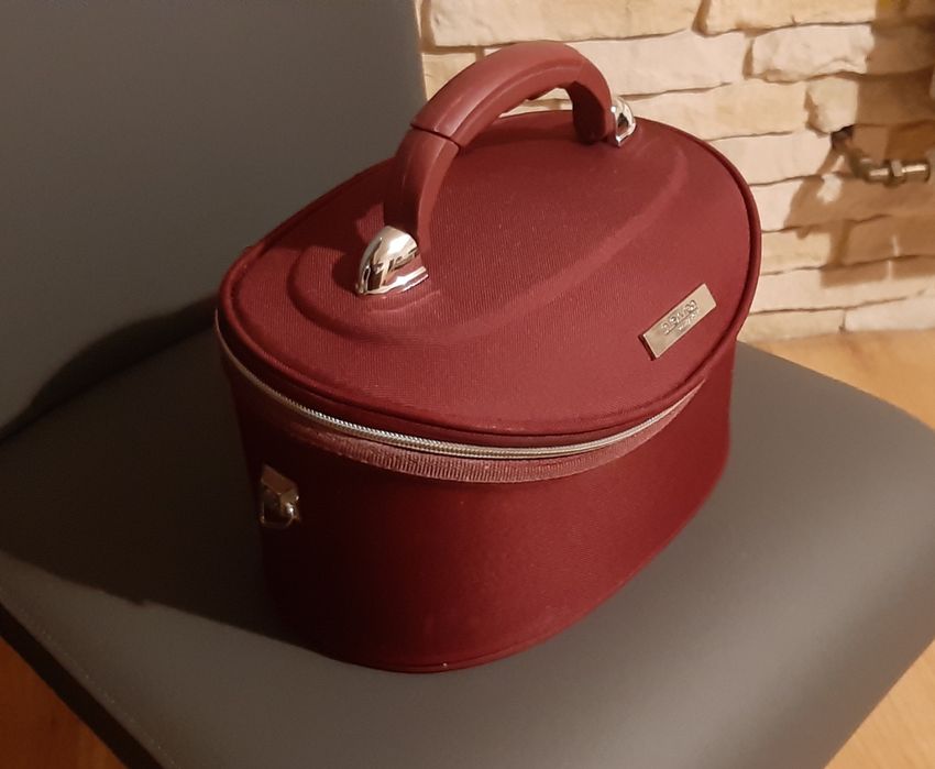 Kuferek kosmetyczka damska