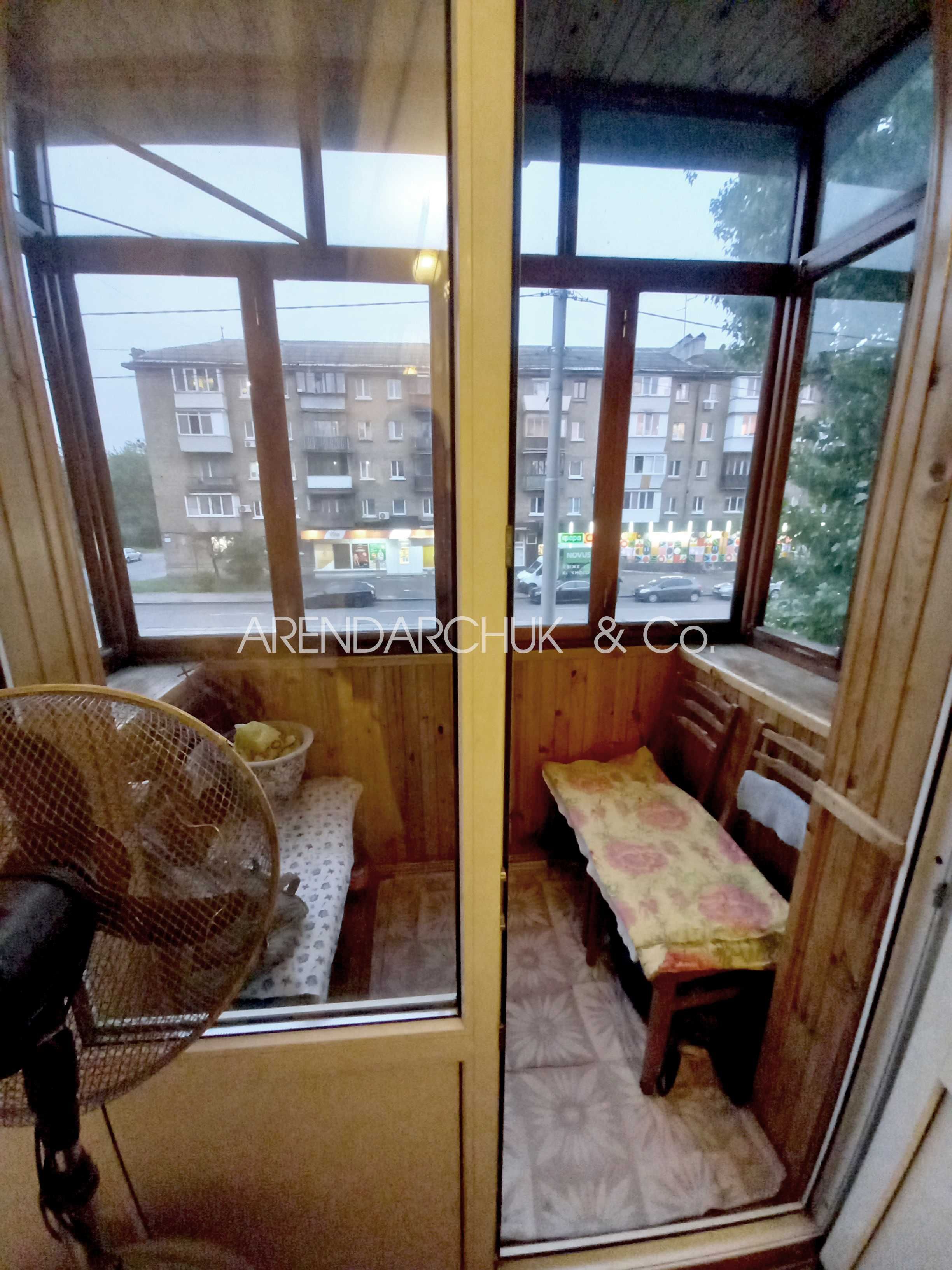 Продаж кімнат в комунальній квартирі Дніпровський р-н Алматинська 91