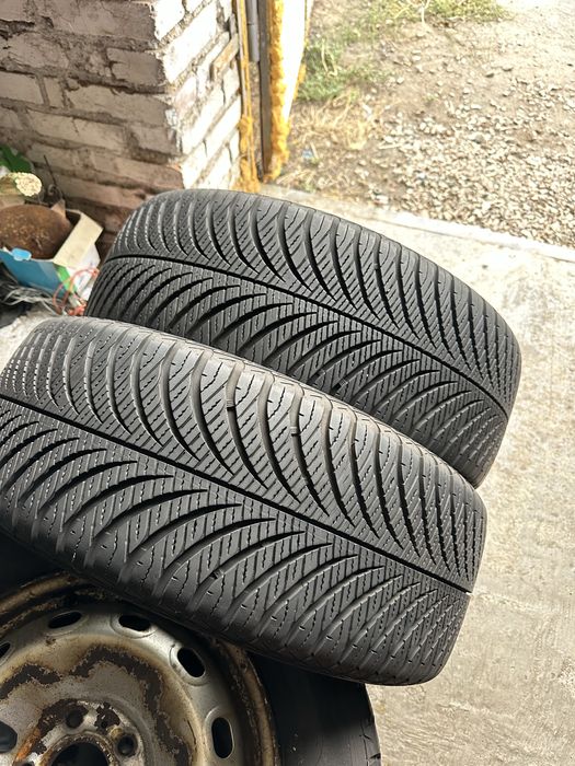 235/55 R17 GoodYear Vector4Season /2шт./пара/всесезон/