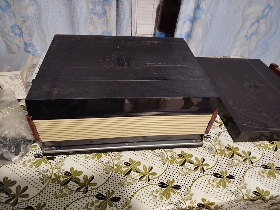 Магнитофон  Маяк 201.