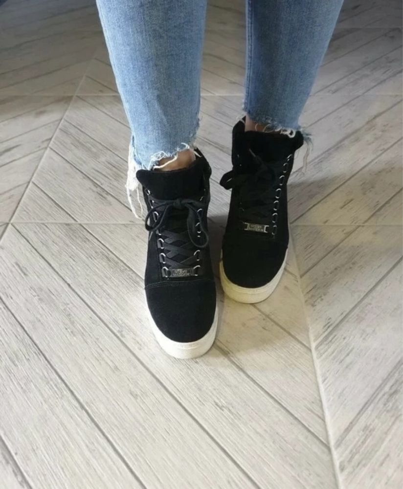 Steve Madden Laine czarne koturny zamsz skóra wiązane i na zamek z tył