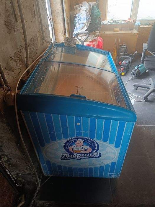 Морозильная камера б/у Лари в хорошем состоянии.