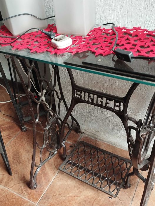 Pe de máquina de costura mesam