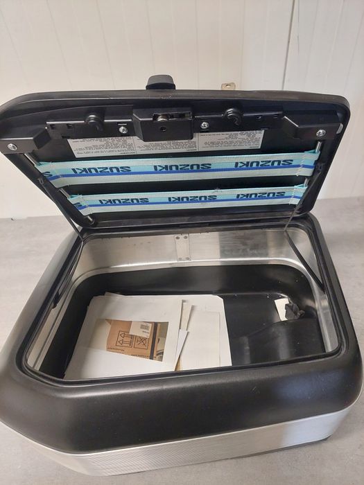 Kufer kufry centralny boczny boczne  honda kawasaki suzuki Yamaha  sym