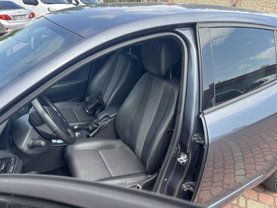 Продаю рено меган 3 2015 року 1.5 дизель коборка робот