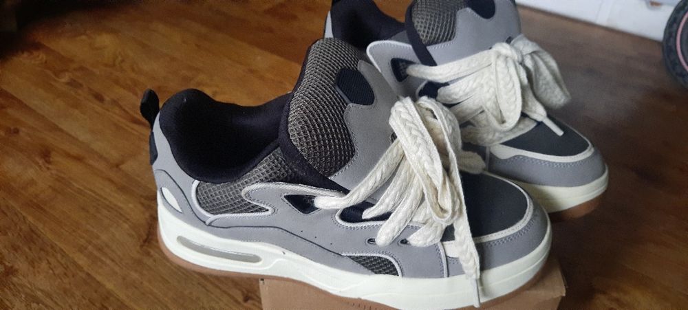 Młodzieżowe Buty Zara 43