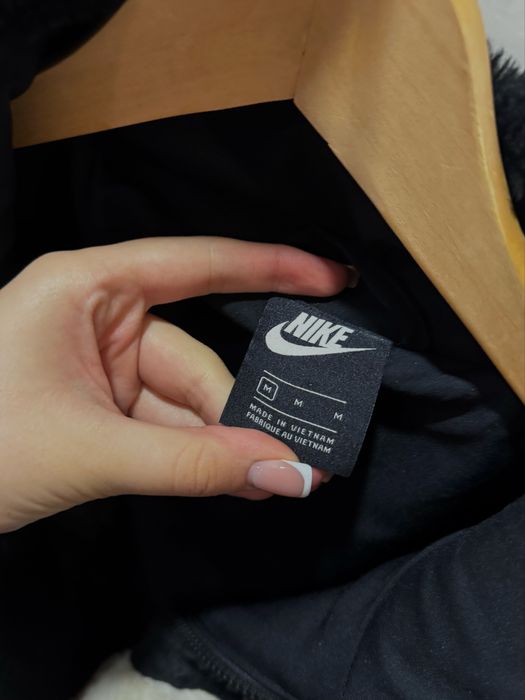 Шуба от Nike (Куртка женская Nike Sportswear Jacket Black)