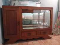 Louceiro / Vitrine / Aparador Antigo em Madeira Maciça