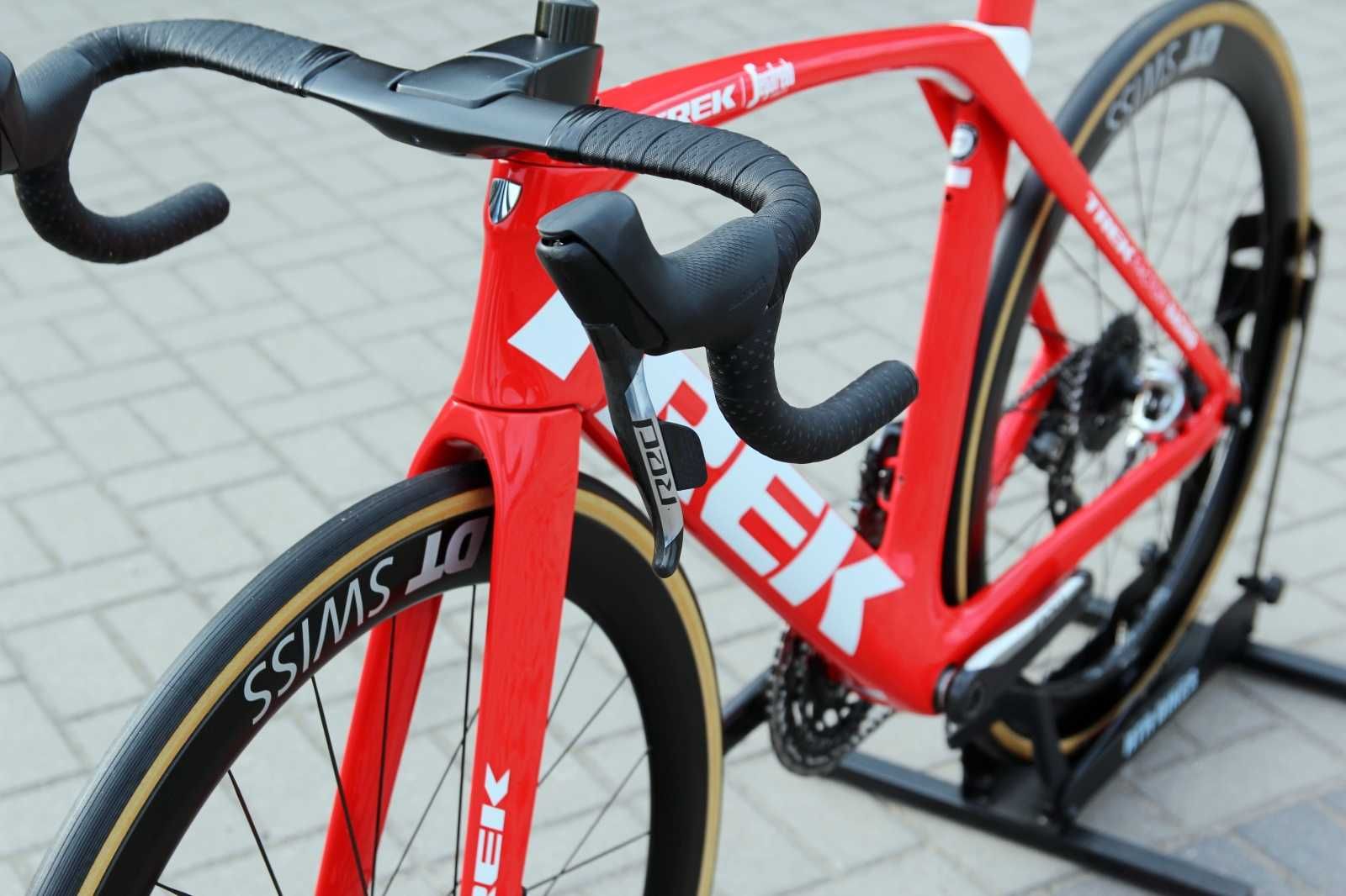 Rower szosowy TREK MADONE SLR Disc Sram RED AXS, DT SWISS ARC, roz. 56