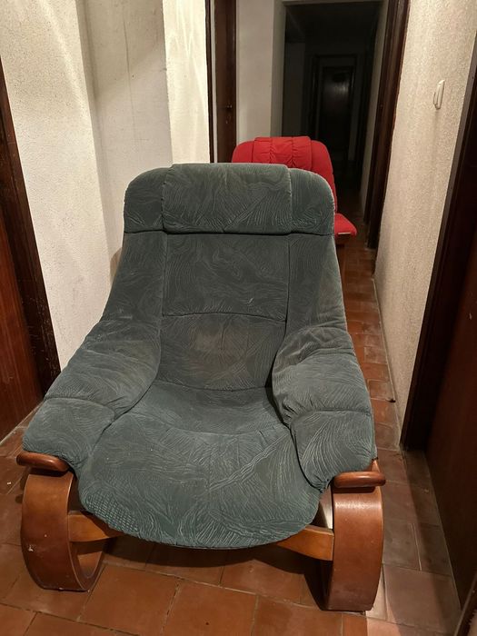 Cadeirão em pele de pêssego