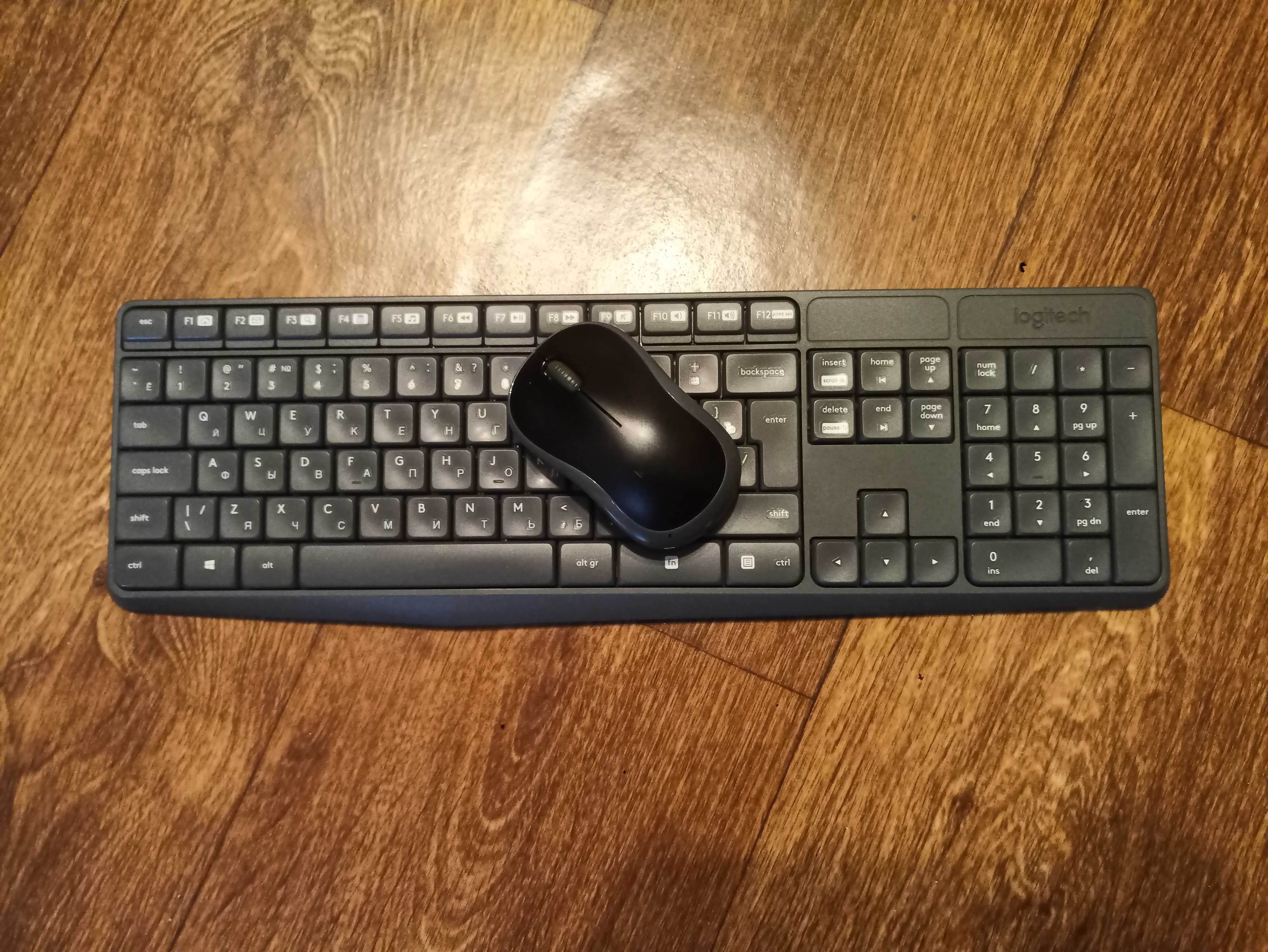 Комплект клавіатура + мишка Logitech K235+M185