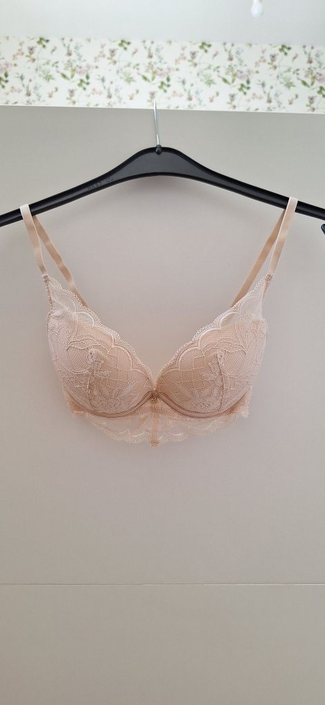 Biustonosz push-up beżowy z koronką Esotiq model Gardenia rozm. 65E