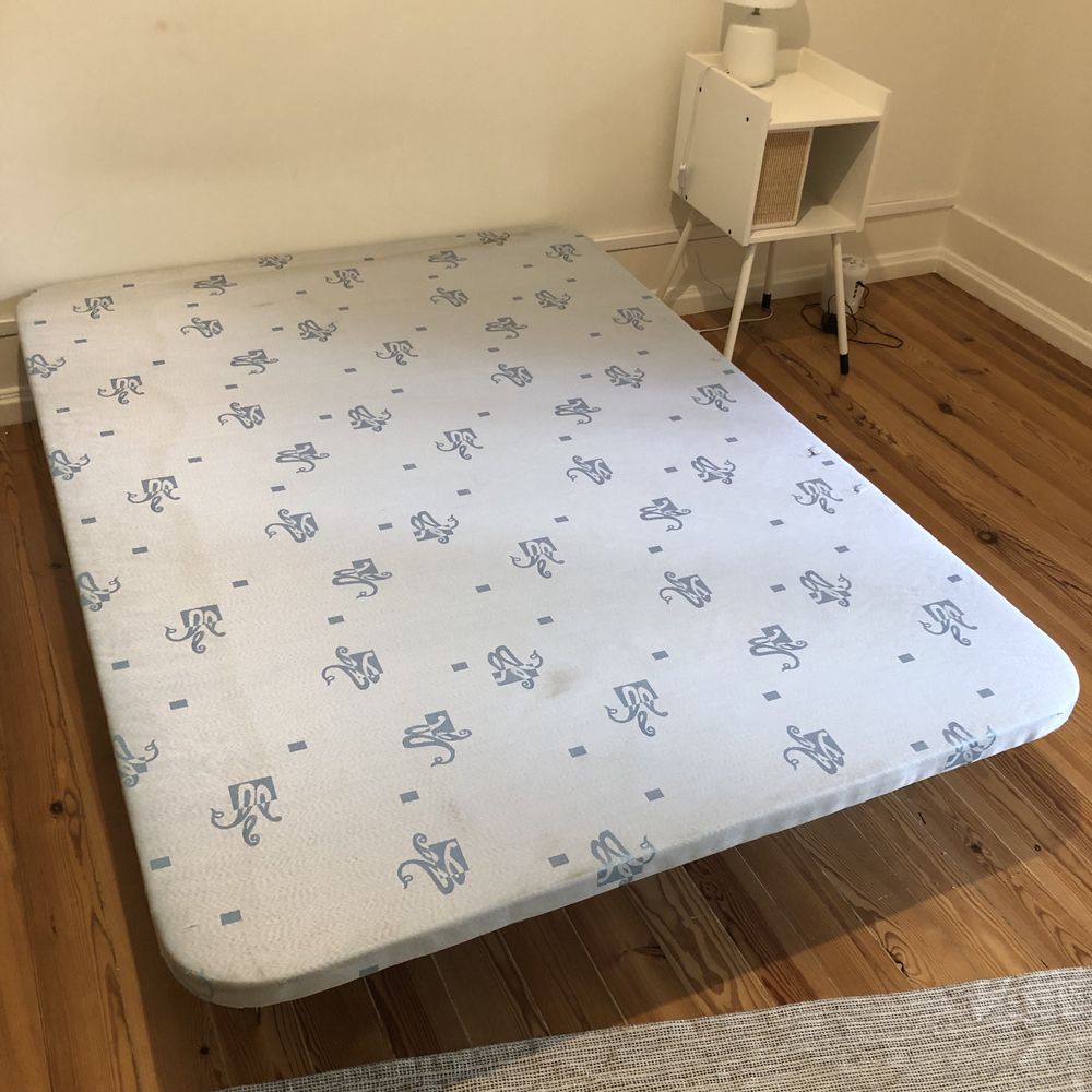 Cama Sommier com colchão