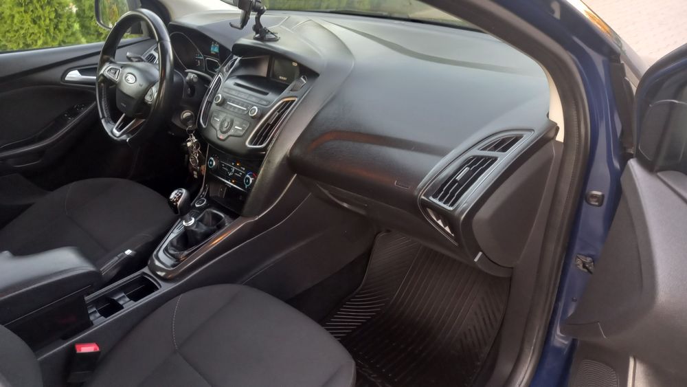 Focus  Rok 2017  Salon Polska FAK.  VAT  stan B.DOBRY   Zamiana