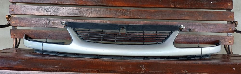 Решітка радіатора Renault Espace 3 lift