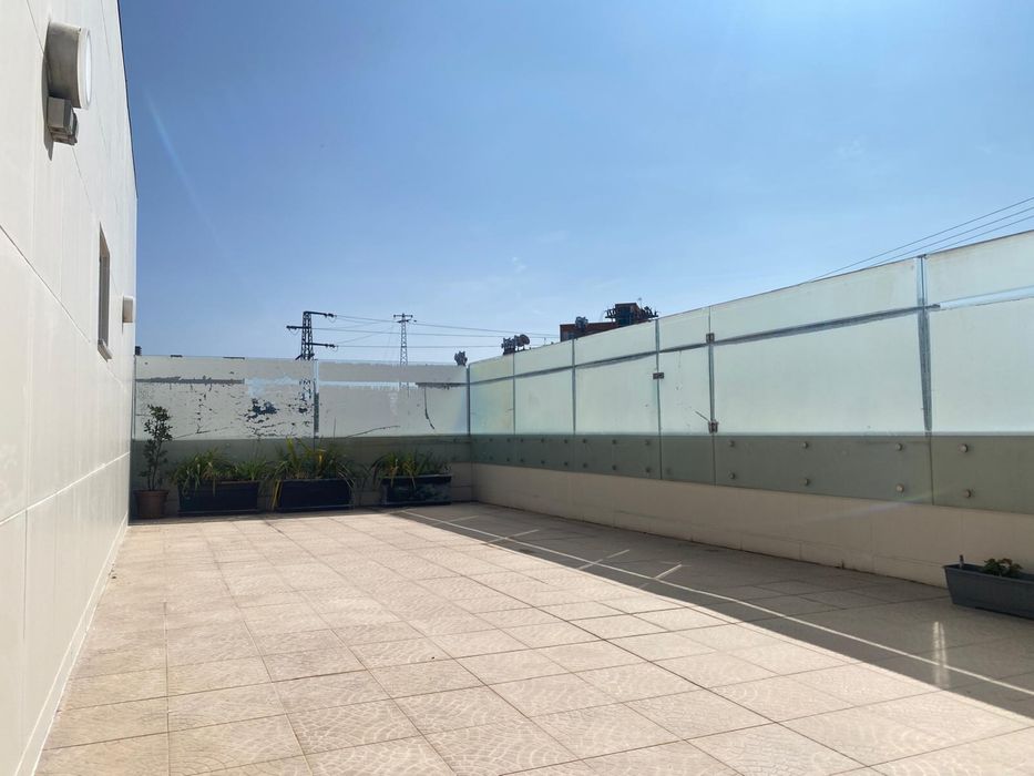 T4 Último piso com Terraço e Garagem para 4 carros