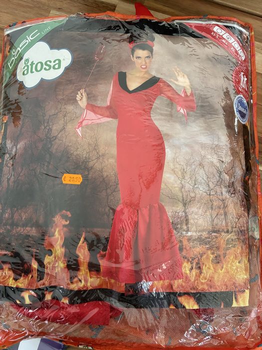 Fato halloween ou carnaval mulher Drácula