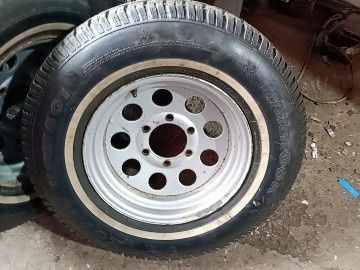 Комплект шин 225/75-15 на дисках 6*139.7-15