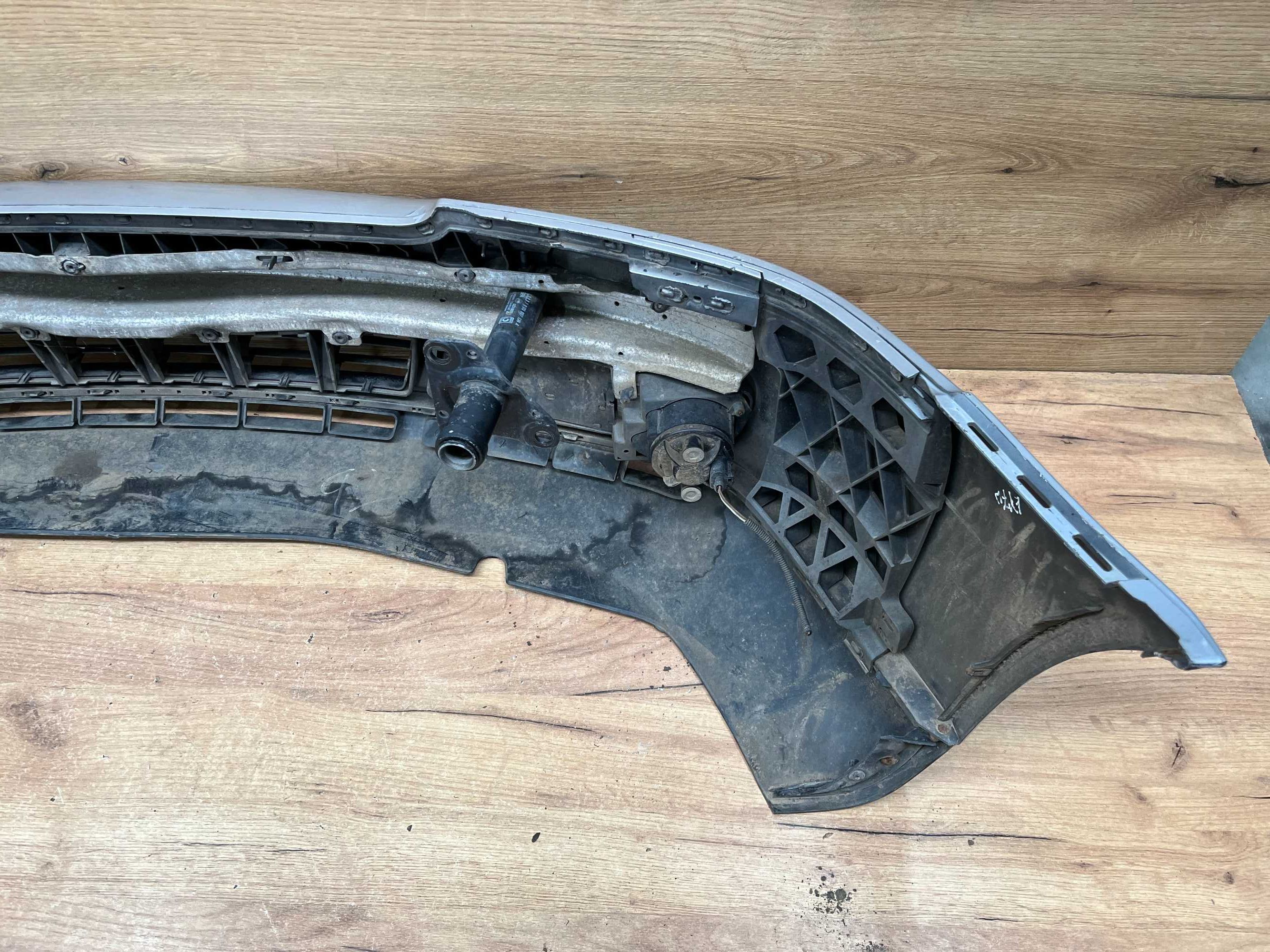 Zderzak przedni Audi A4 B5 lift kolor ly7w