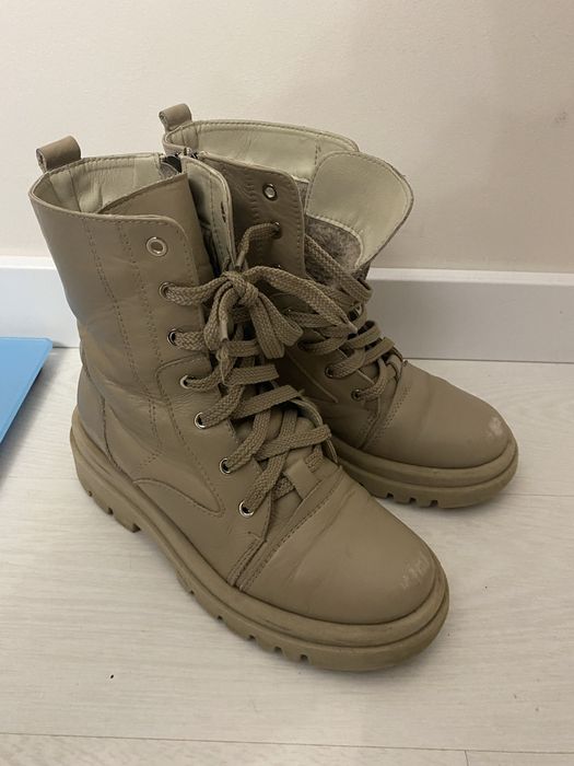 Зимові черевики для дівчинки