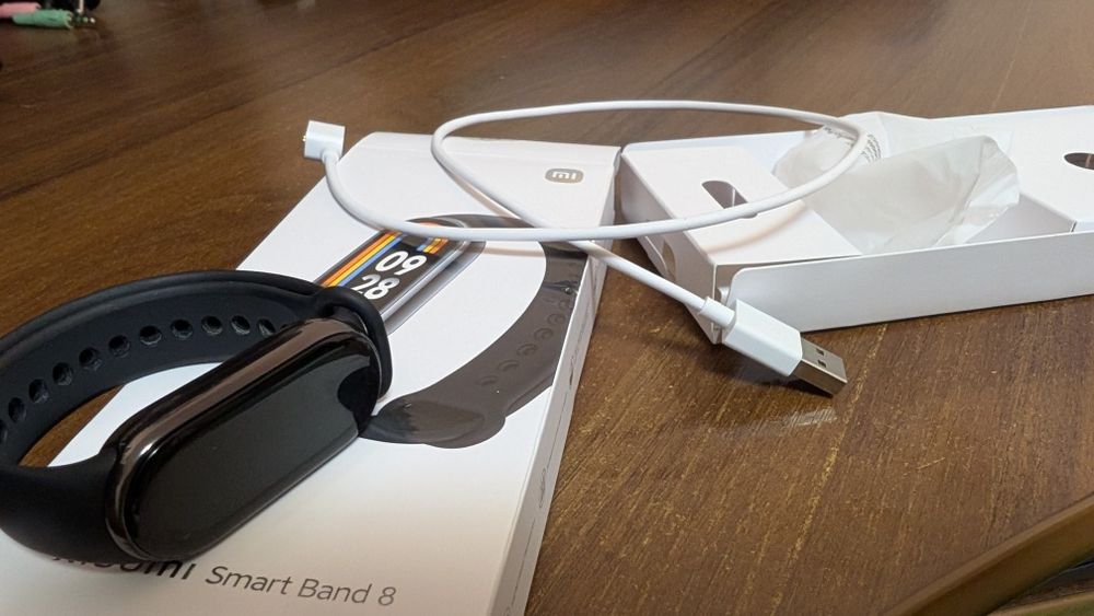 Продам фітнес браслет Xiaomi mi bad 8