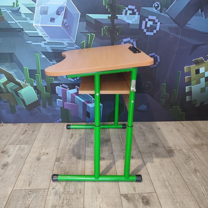 Парта шкільна в ідеальному стані