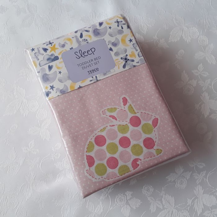 Śliczny komplet pościeli dziecięcej w króliczki stan NOWY