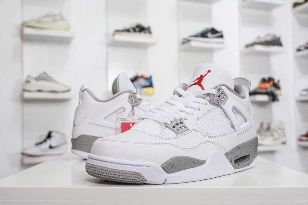 Buty-Trampk-Jordan 4 retrotechwhiteOre R.40
