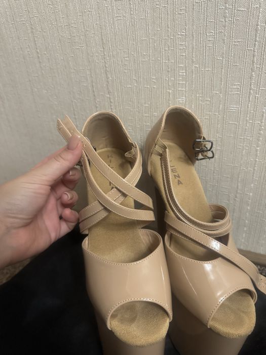 Стріпи босоніжки трійки 35-36р killena без дефектів