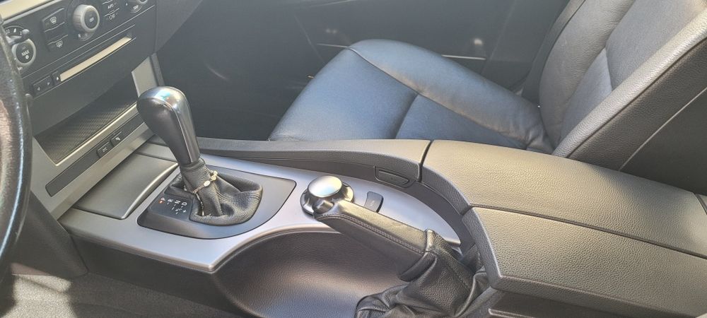 BMW e60 525d 177cv, look M5