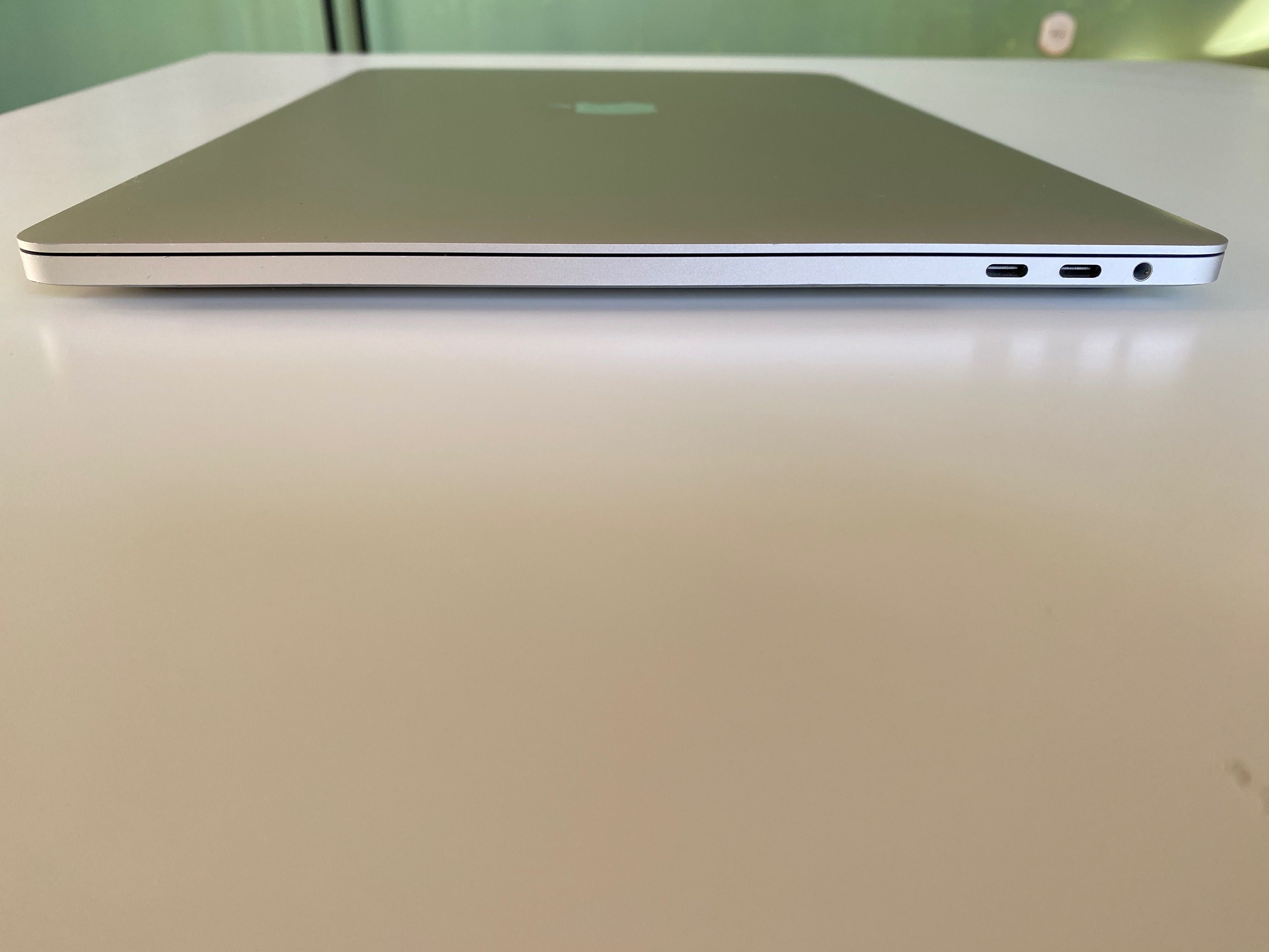 MacBook Pro 15' 2016 A1707, komplet, Stan idealny