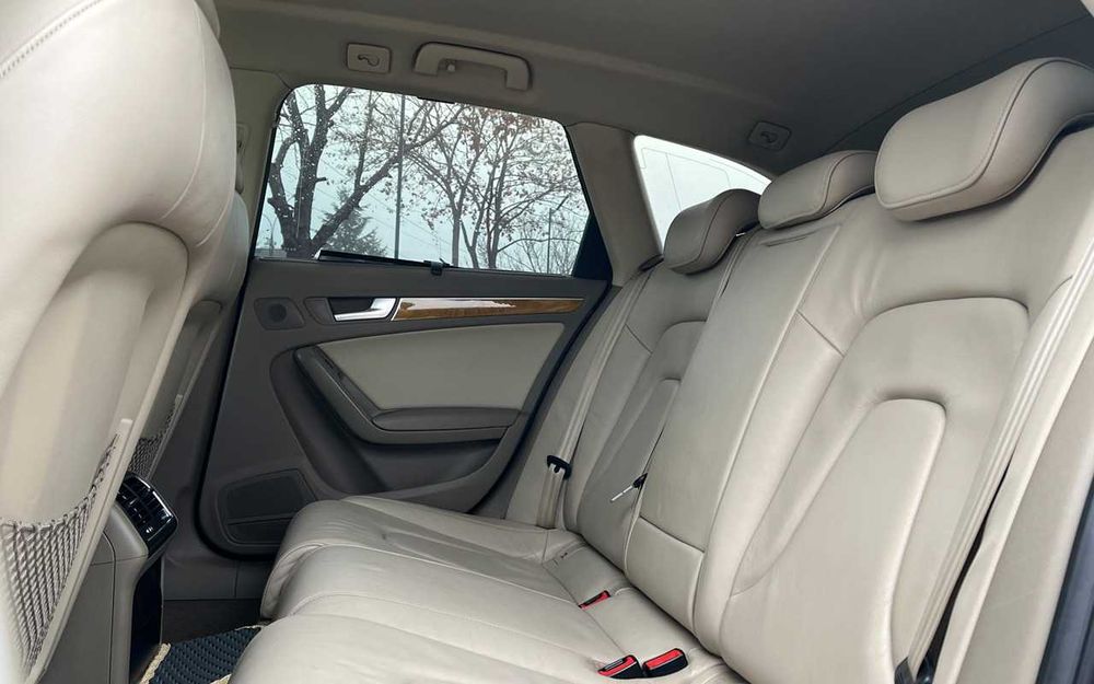 Audi A4  2010 рік