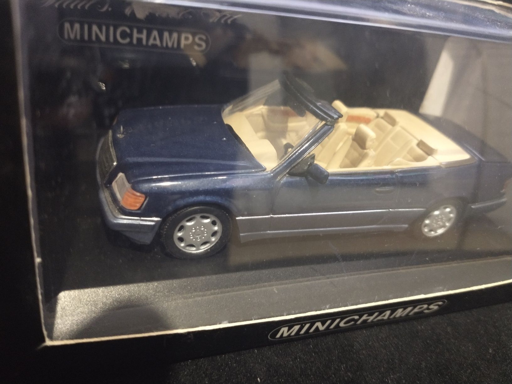 Mercedes 124 Cabrio Minichamps 1:43