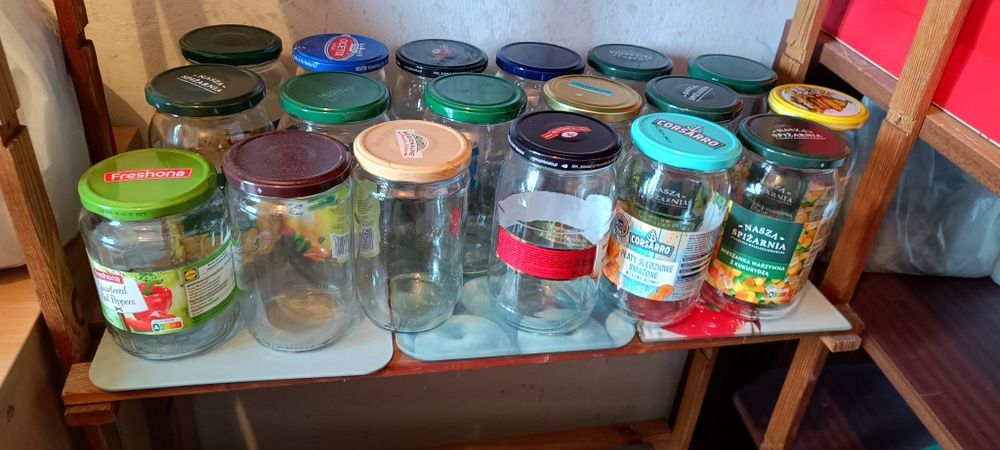 Słoiki szklane o różnej pojemności