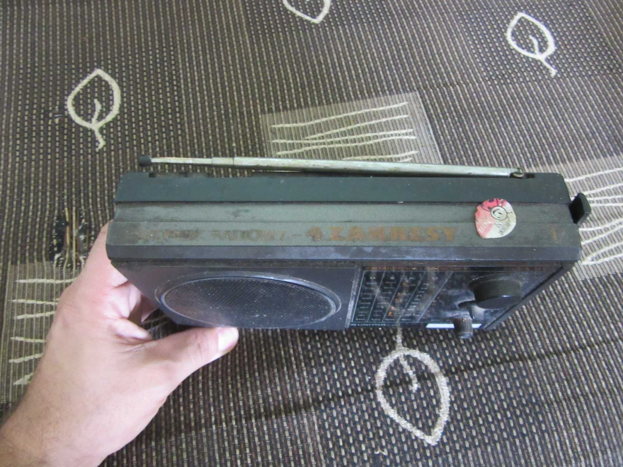 radiomagnetofon SANYO z radiem z lat 80-tych, niesprawny/nie działa