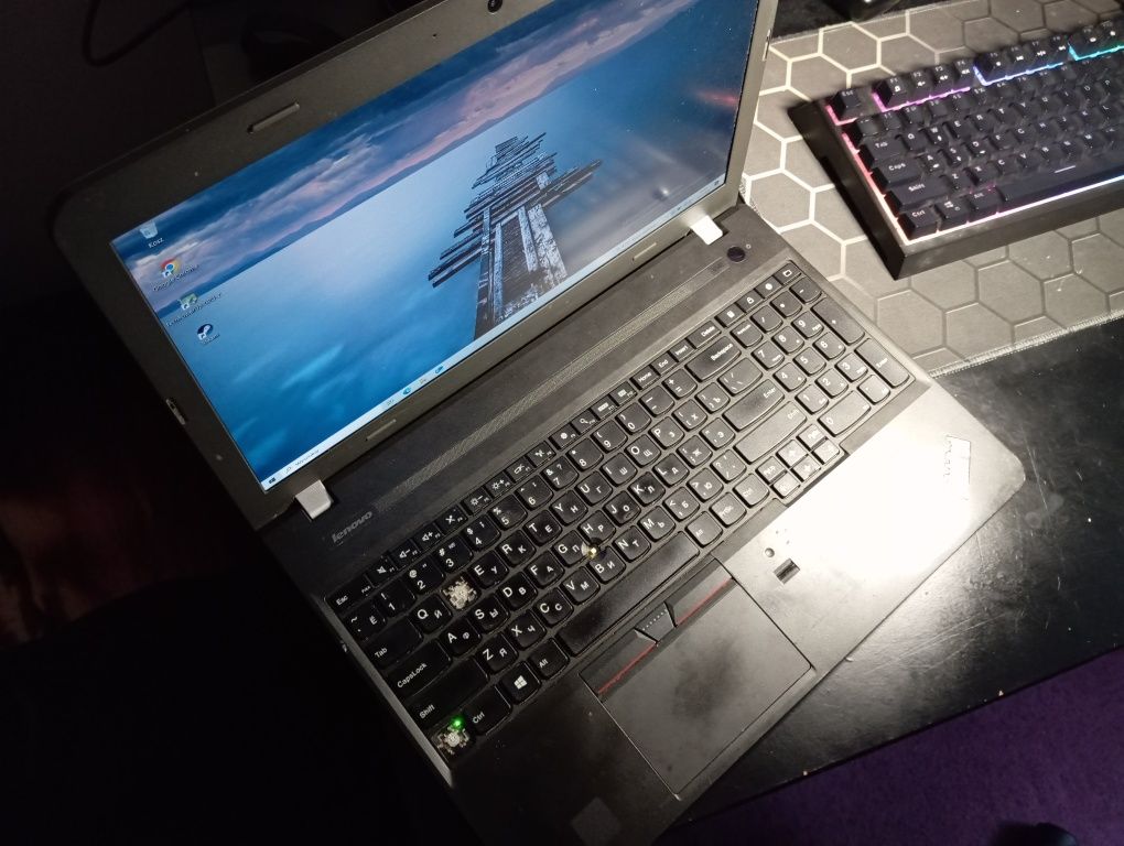 Lenovo i7 6500u 16gb r7 m370