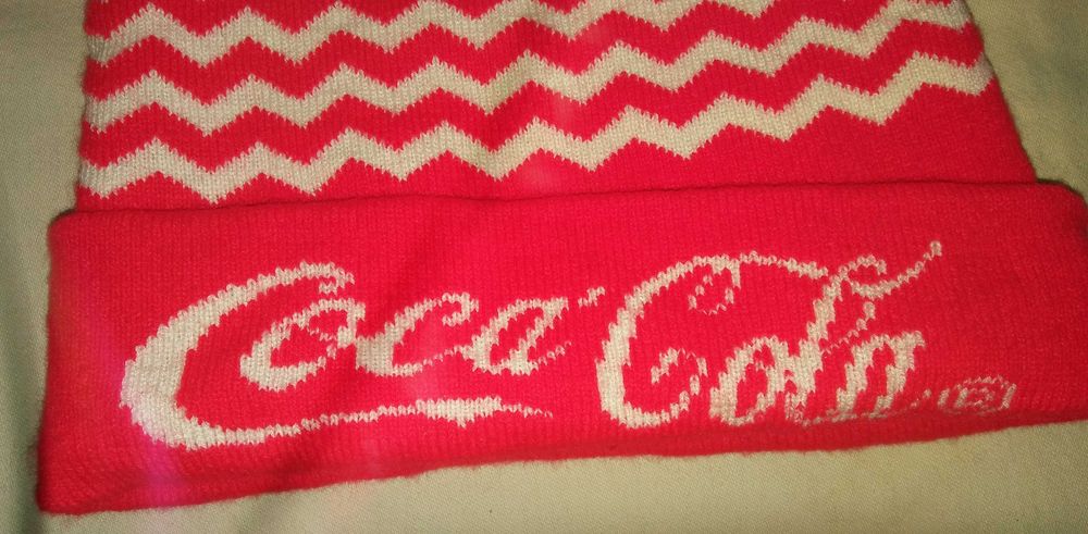 ciepła CZAPKA zimowa, czerwona czapka z pomponem, COCA-COLA, NOWA