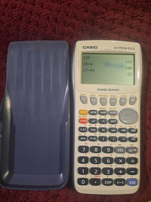 Calculadora gráfica fx-9750ga plus