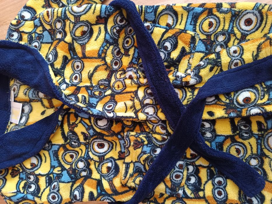Nr316) szlafrok porannik Minionki 4-5 lat otulacz