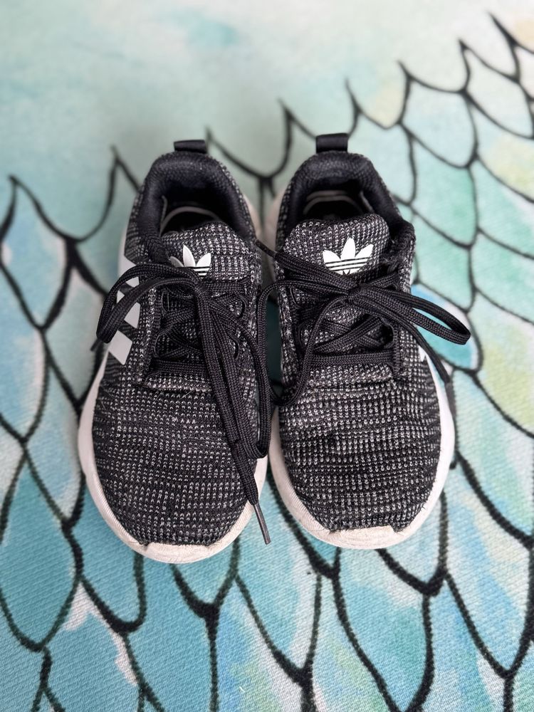 Дитячі кросівки Adidas Swift Run