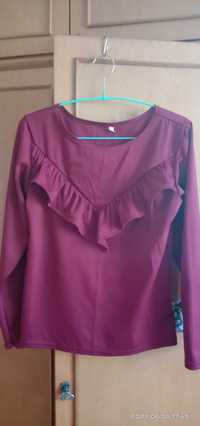 Жіноча блузка кольору спілої вишні
