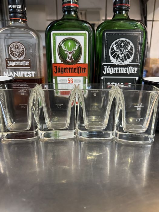 Zestaw czterech kieliszków Jägermeister Manifest 4cl