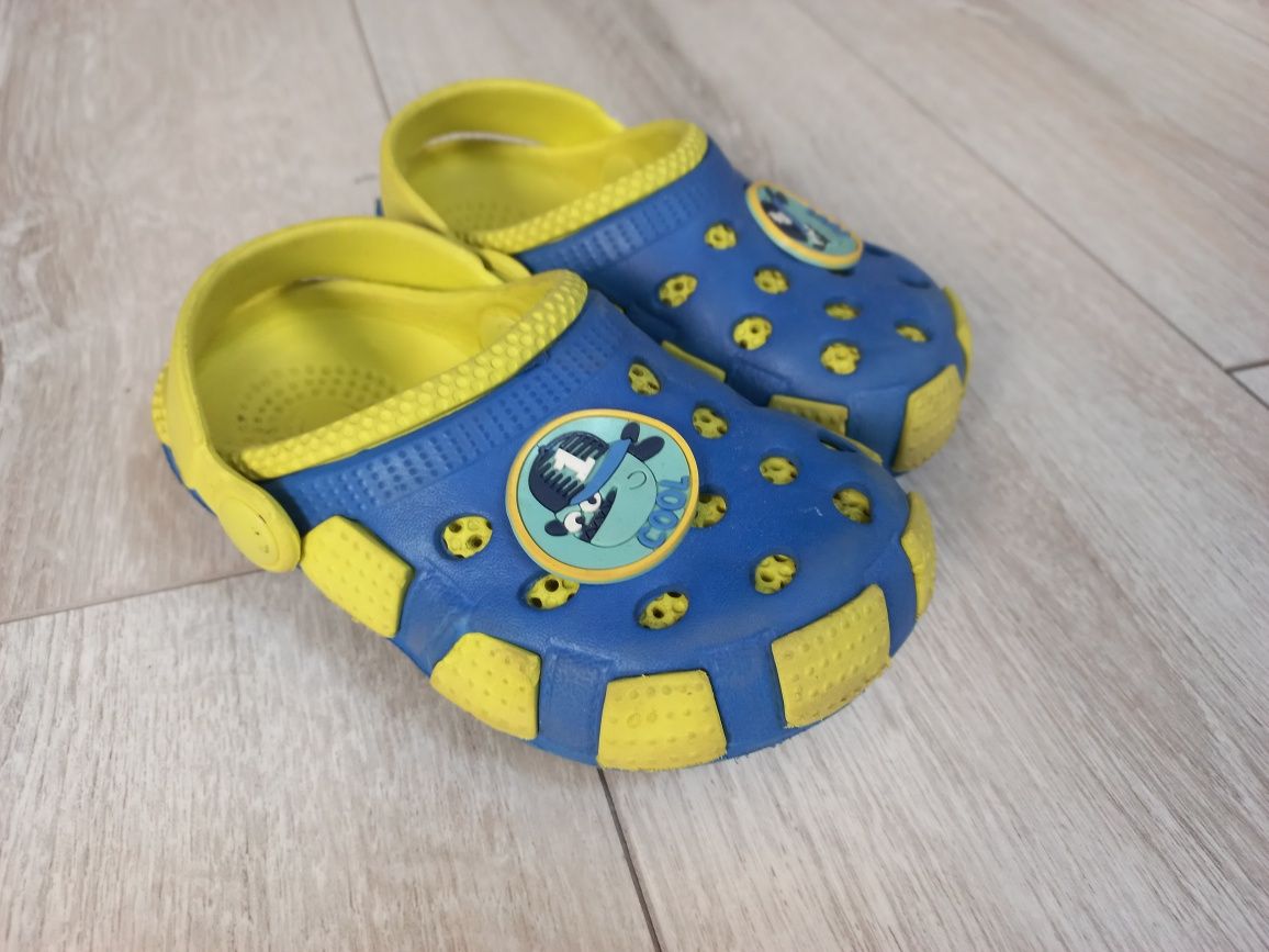 Klapki j crocs Cool Club dla dzieci 23 na basen