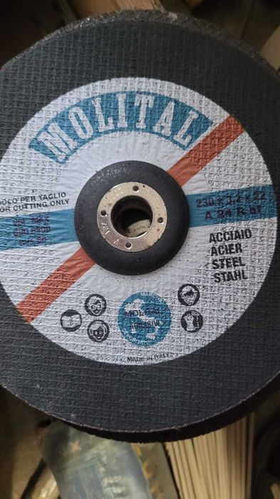 Vendo 30 discos de rebarbadora e 300 elétrodos