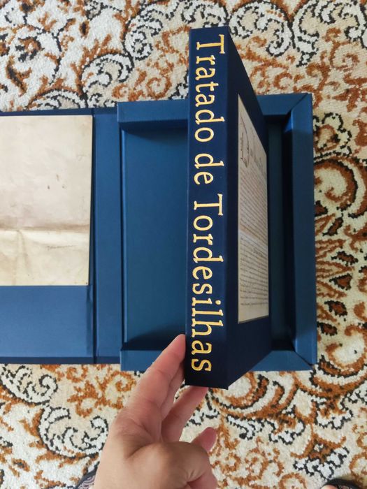 Livro comemorativo "Tratado de Tordesilhas"