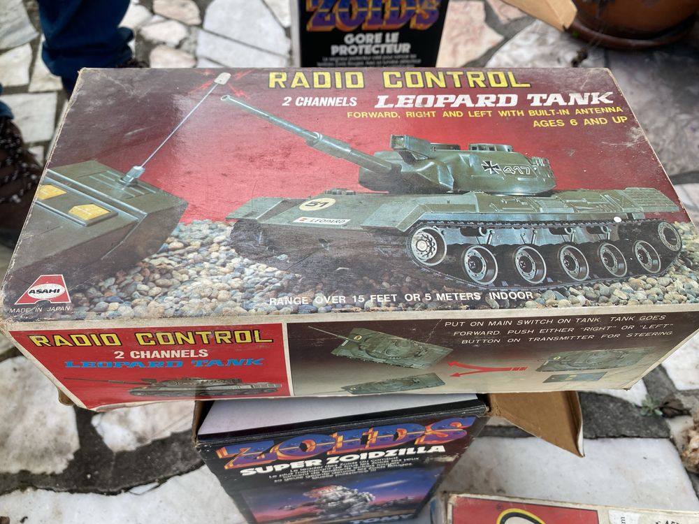 Radio control leopard