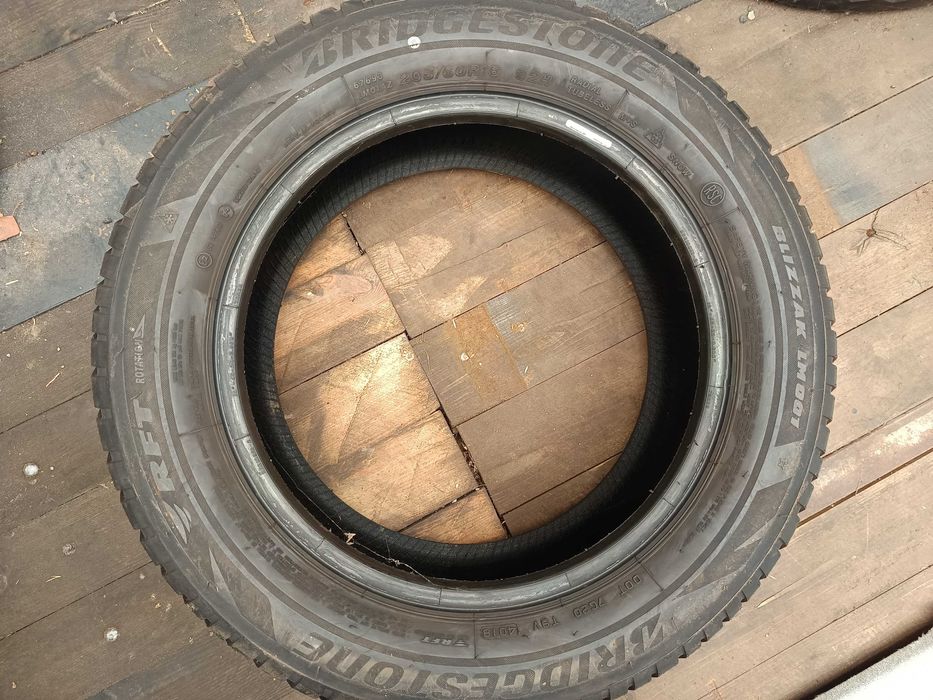 Opony zimowe 205/60r16 Bridgestone cena za 2 szt