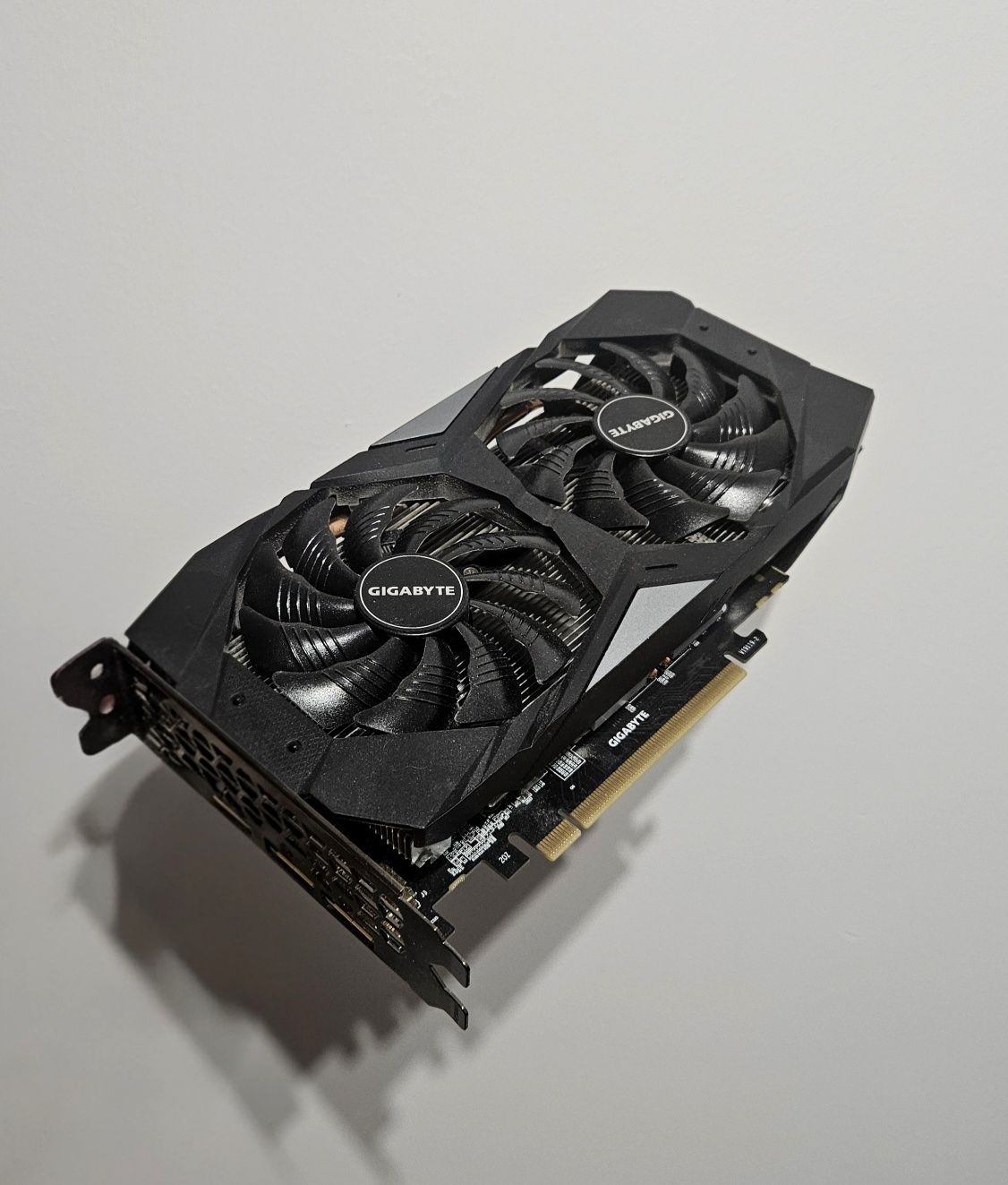 Silentium PC I5-10400 RTX 2060 16GB DDR4 SSD480GB